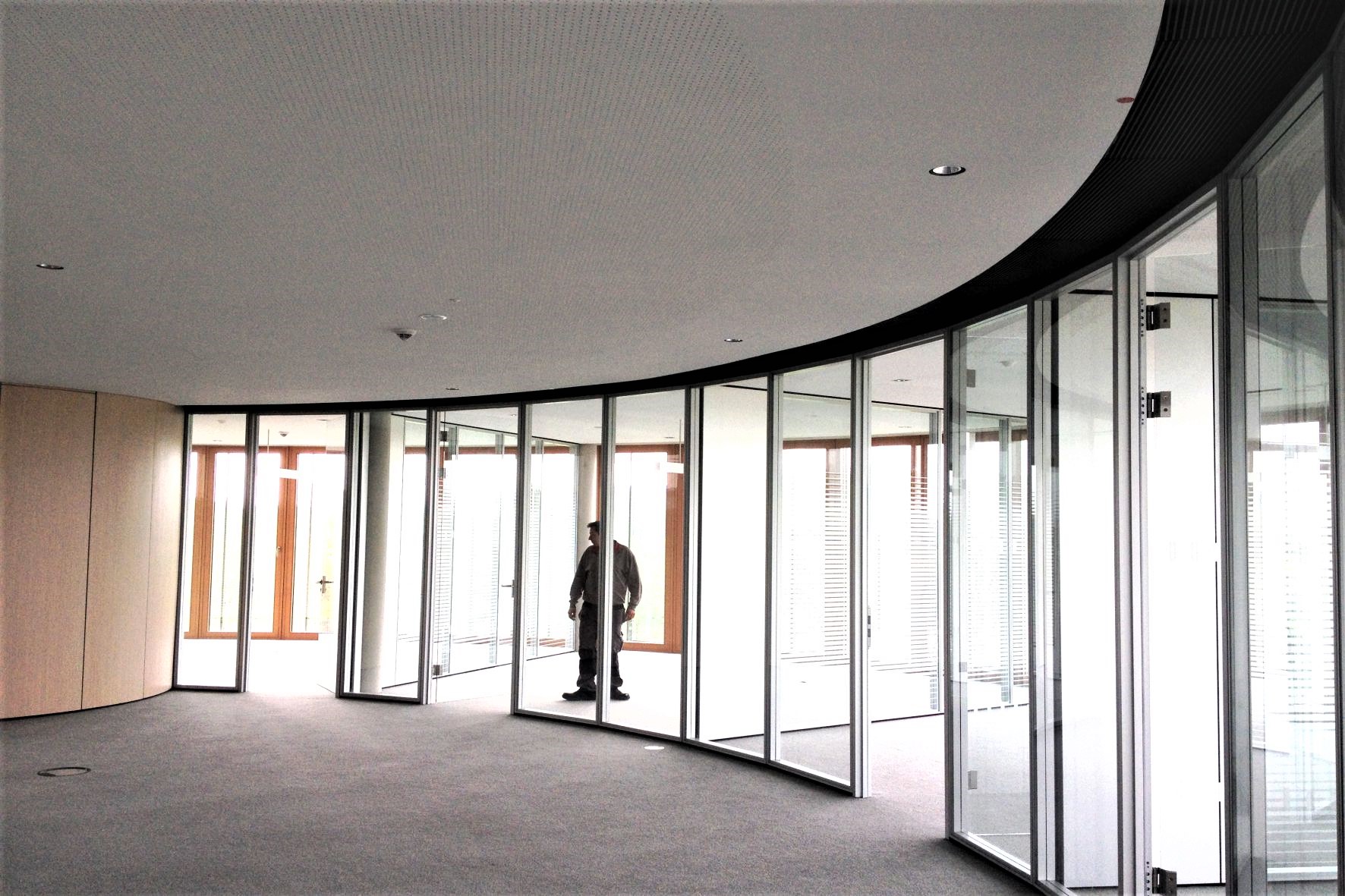 ADO Kammroste Linearroste KR-6-Alu unter Decke Referenz Gelsenkirchen