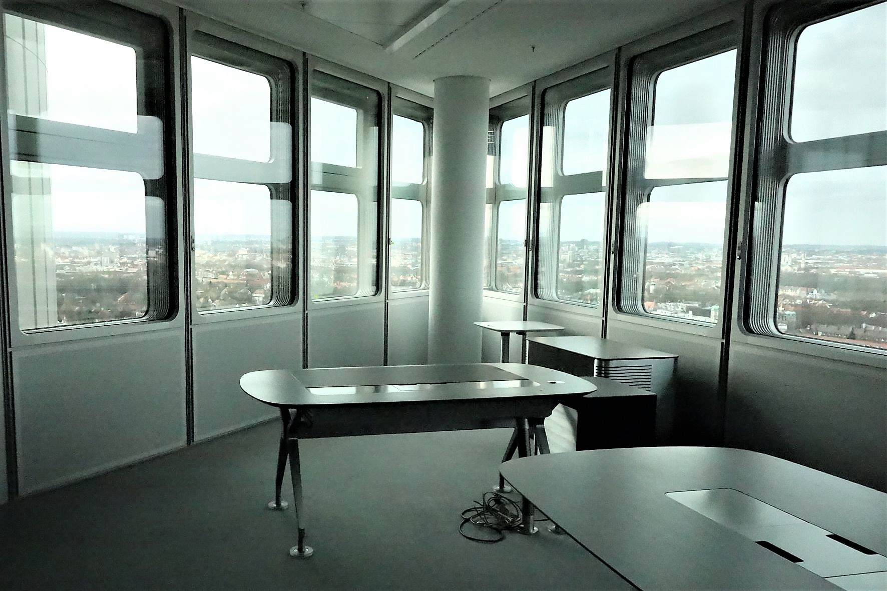 ADO Kammroste Linearroste KR-Alu in Fensterlaibungen Referenz München