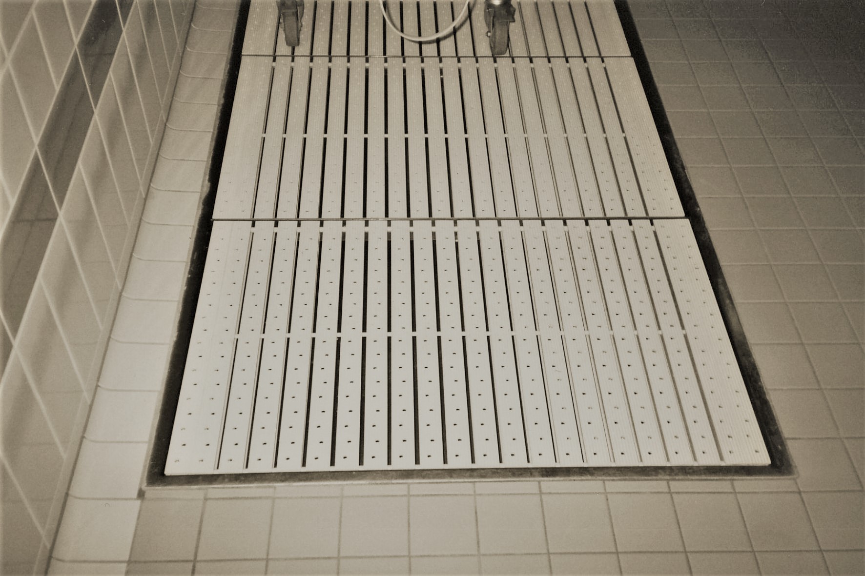 ADO Schwimmbadroste U-RA Referenz Kurklinik