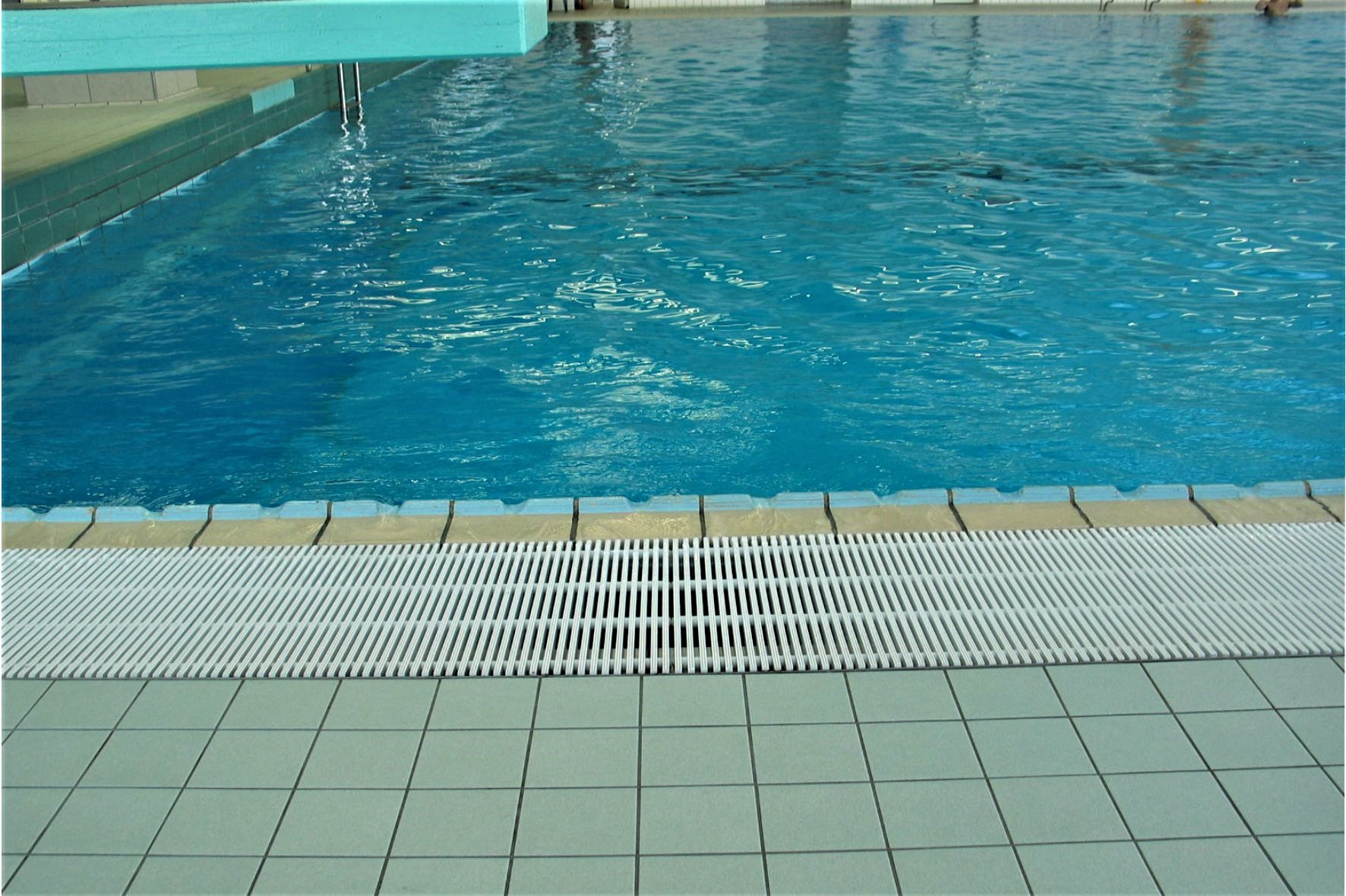 ADO Schwimmbadroste RA Referenz Köln
