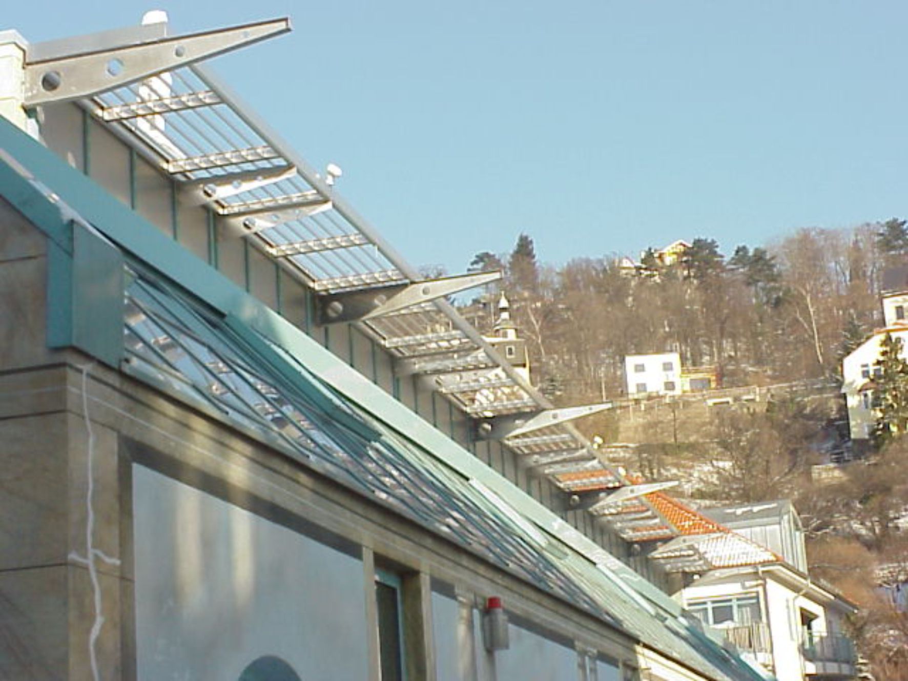 ADO Sonnenschutz SB-S aus s-förmigen Aluminium-Lamellen Referenz Dresden