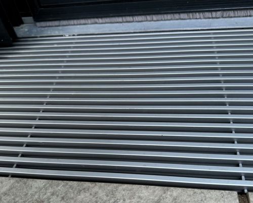 ADO Kammroste Linearroste KR-6-Alu aus Alu-Hohlprofil als Drainagerost