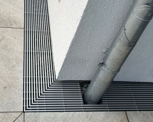 ADO Kammroste Linearroste KR-6-Alu aus Aluminium-Hohlprofil mit Eckausbildung und Aussparung